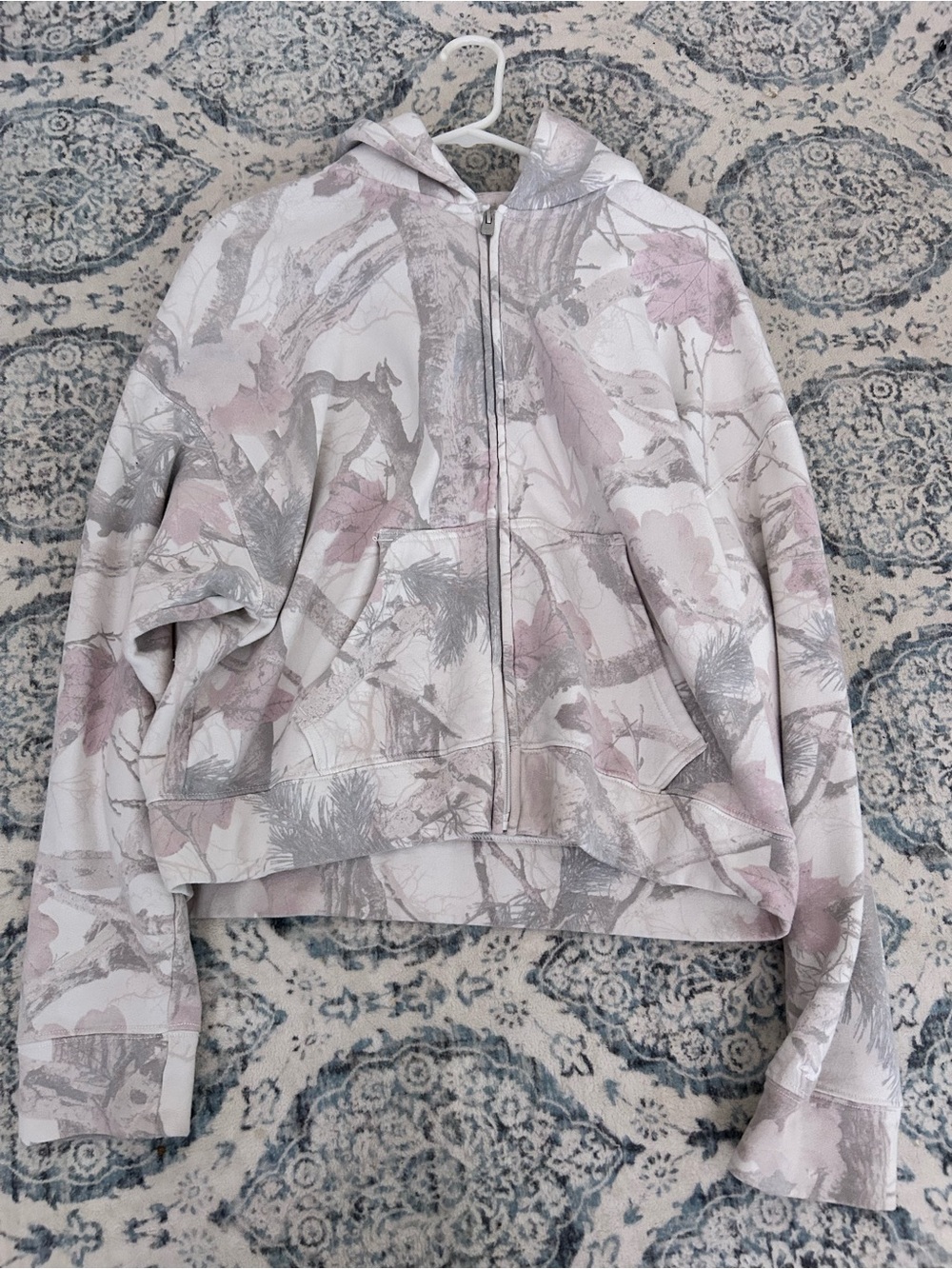 Hollister Hooded Zip Bomber Jacket in Pale Pink & Light Gray Floral